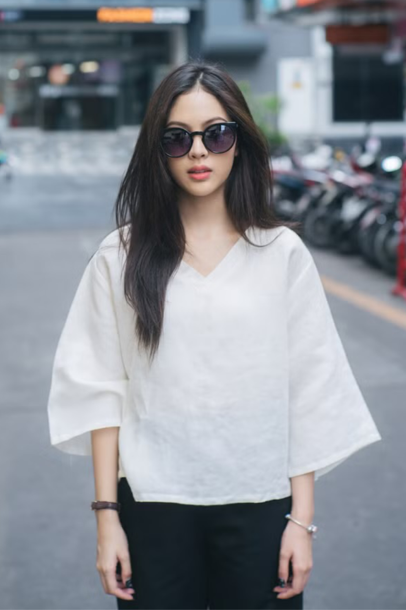 V-Neck Linen Blouse Simply Off-White