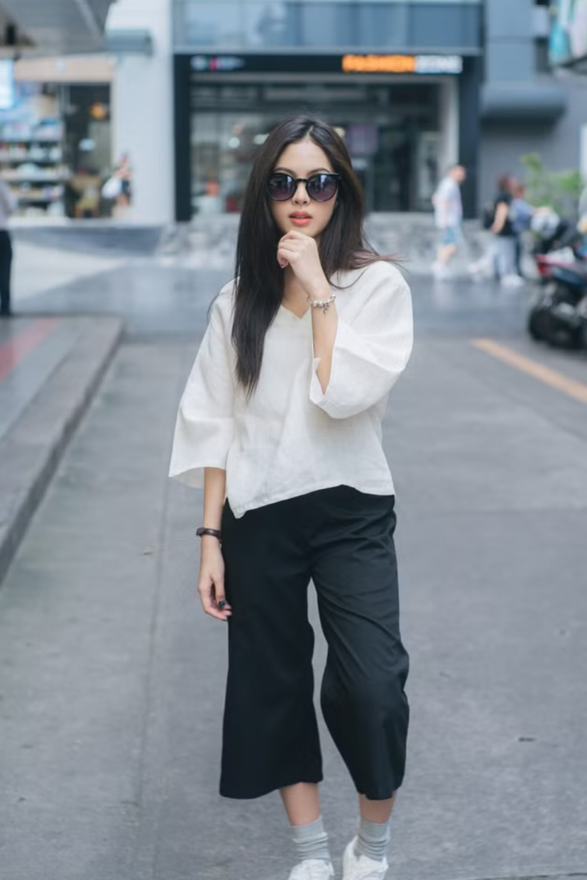 V-Neck Linen Blouse Simply Off-White - Image 4